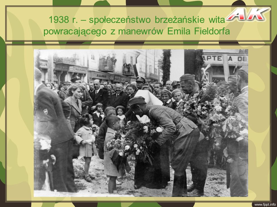 1938 r. – społeczeństwo brzeżańskie wita powracającego z manewrów Emila Fieldorfa