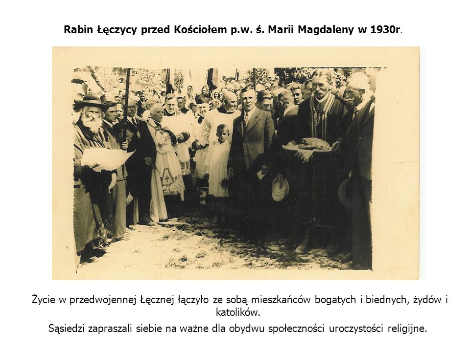 Rabin Łęczycy przed Kościołem p.w. ś. Marii Magdaleny w 1930r.