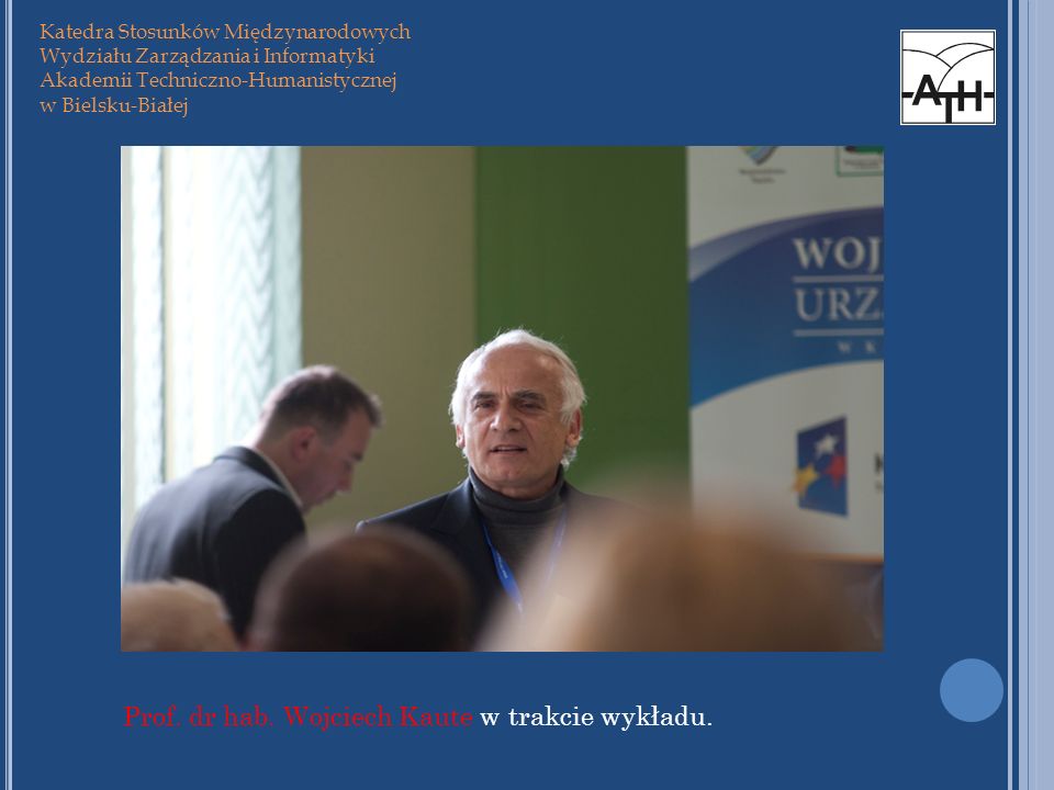 Prof. dr hab. Wojciech Kaute w trakcie wykładu.
